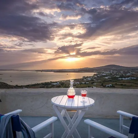 Villa Paros Sleeps 12 T478610 Párosz