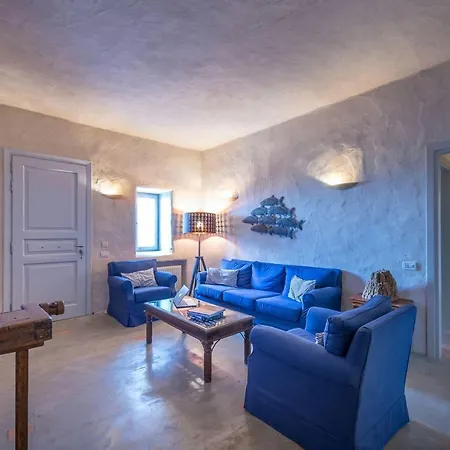 Villa Paros Sleeps 12 T478610
