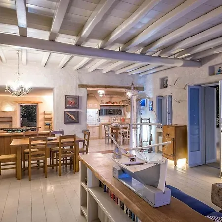 Paros Sleeps 12 T478610 فيلة
