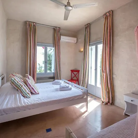فيلة Paros Sleeps 12 T478610 *